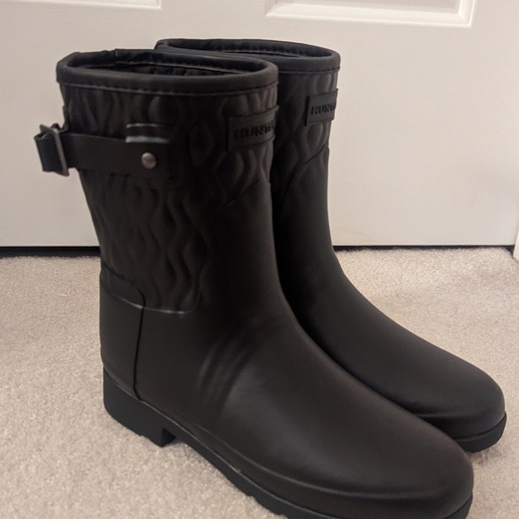 NWOT - Hunter Refined Short Vertical Quilt Boot - Picture 9 of 9